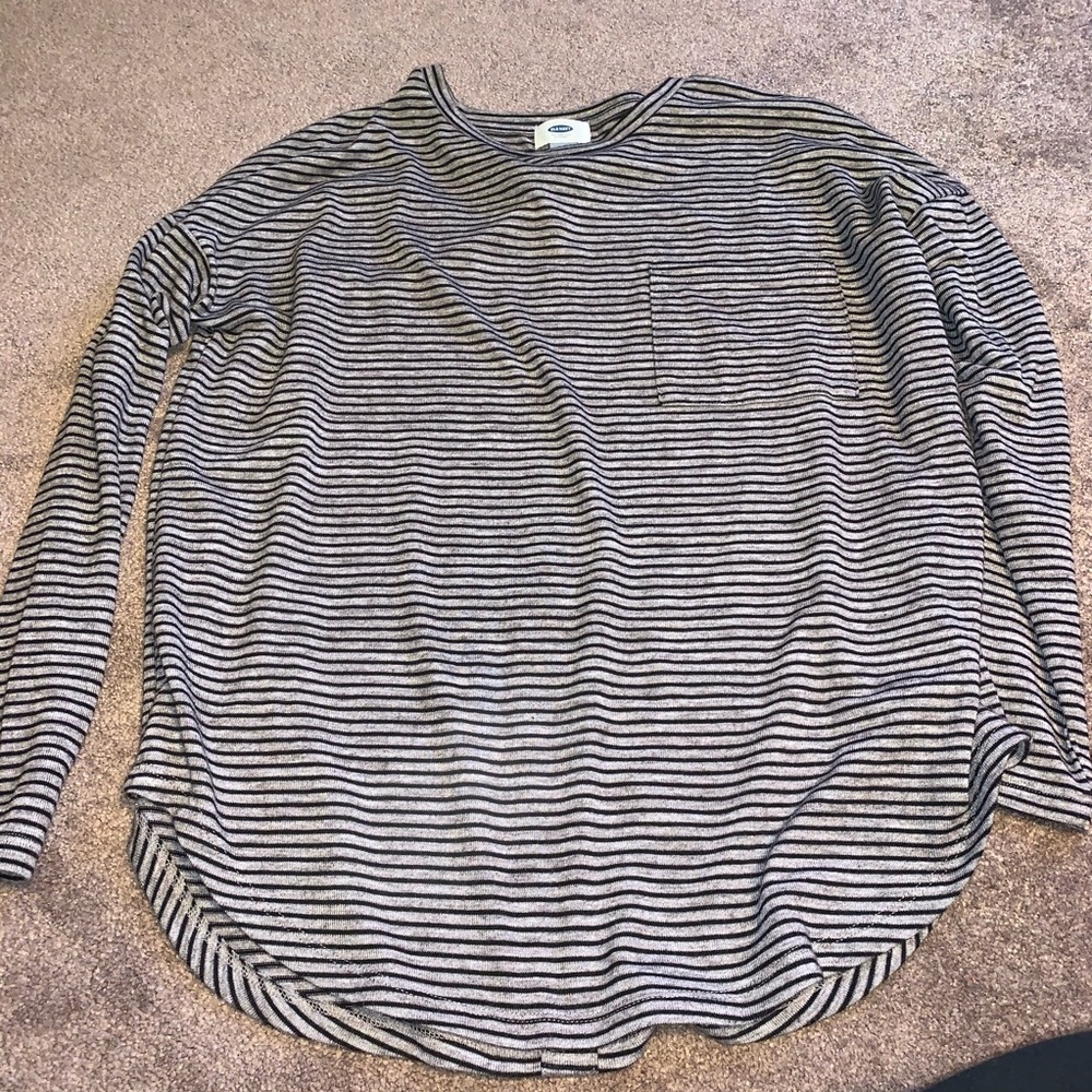 Old navy curved hem shirt